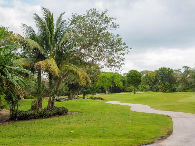 Villa Perla Elegant Single Story image 23 of 28