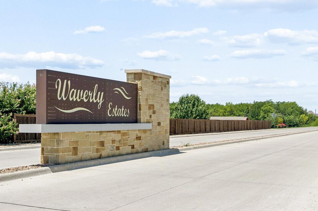 Waverly Estates entry monument with stone