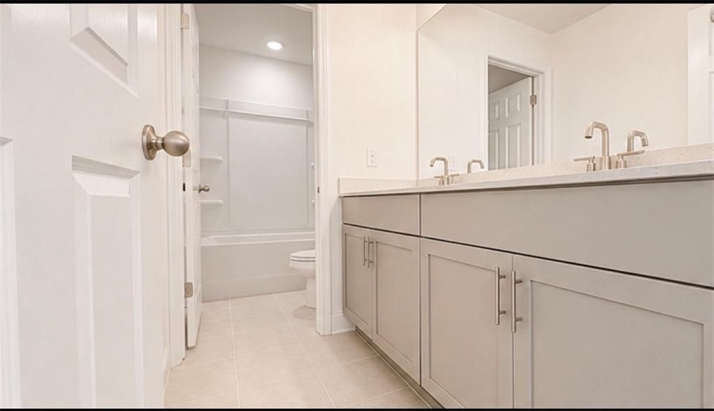 Image 23 of Davidson Homes' New Home at 418 Grand Wehunt Drive