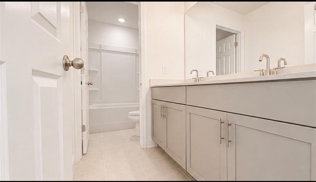 Image 23 of Davidson Homes' New Home at 418 Grand Wehunt Drive