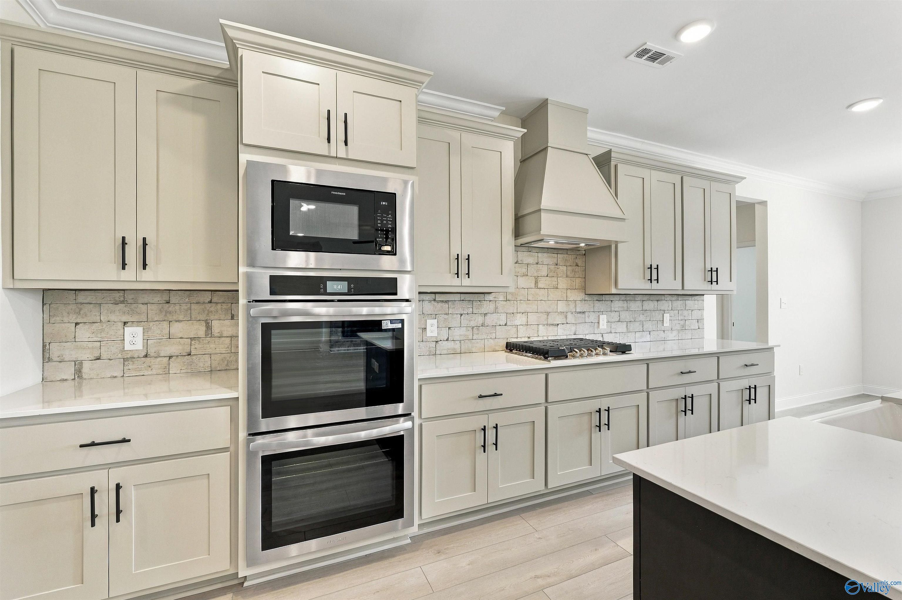 Image 2 of Davidson Homes' New Home at 208 Applewood Court