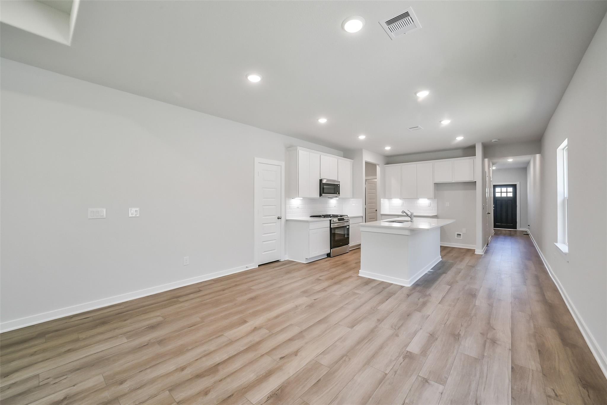 Image 13 of Davidson Homes' New Home at 240 Harlingen Drive