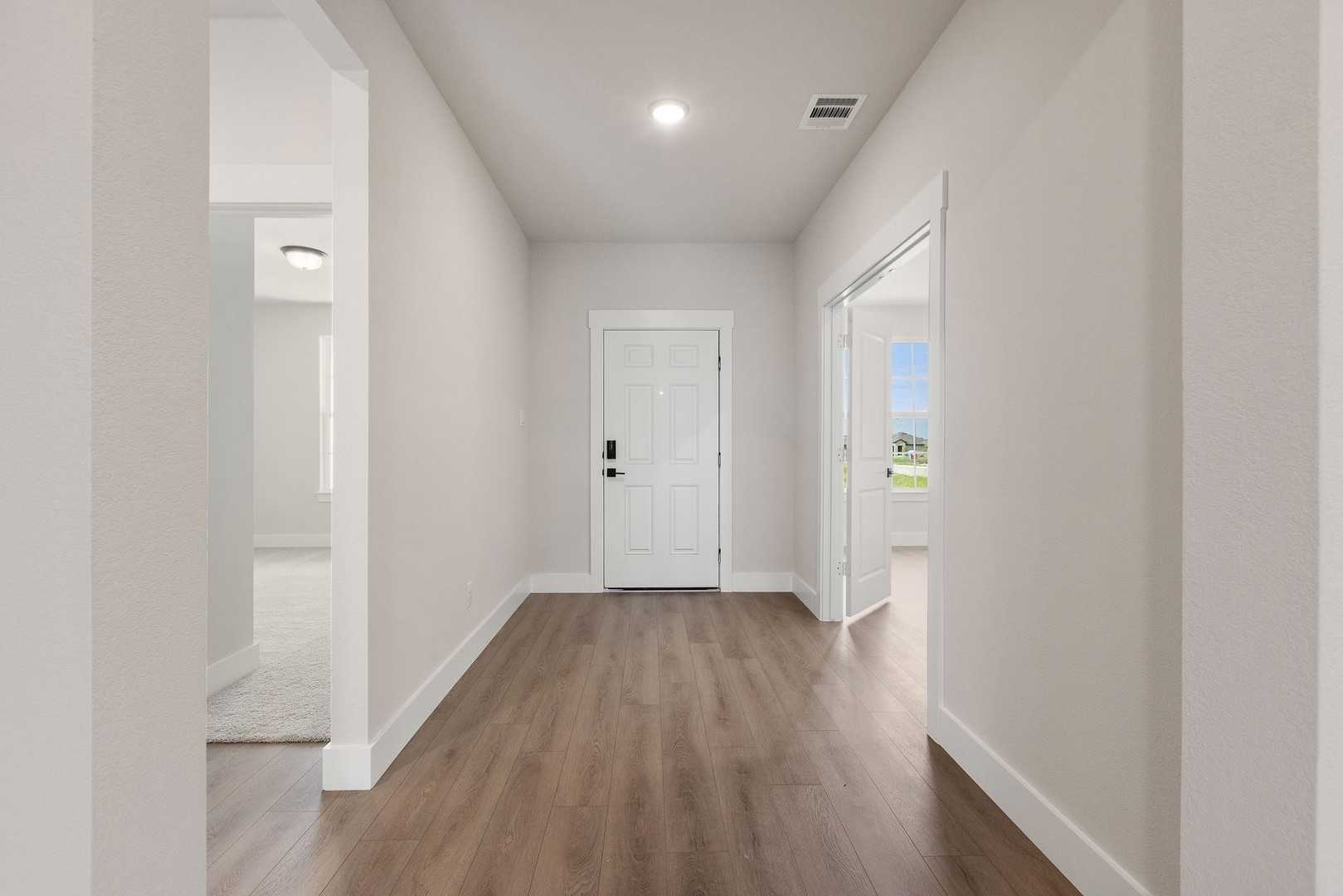 Image 6 of Davidson Homes' New Home at 301 Briarwood Drive