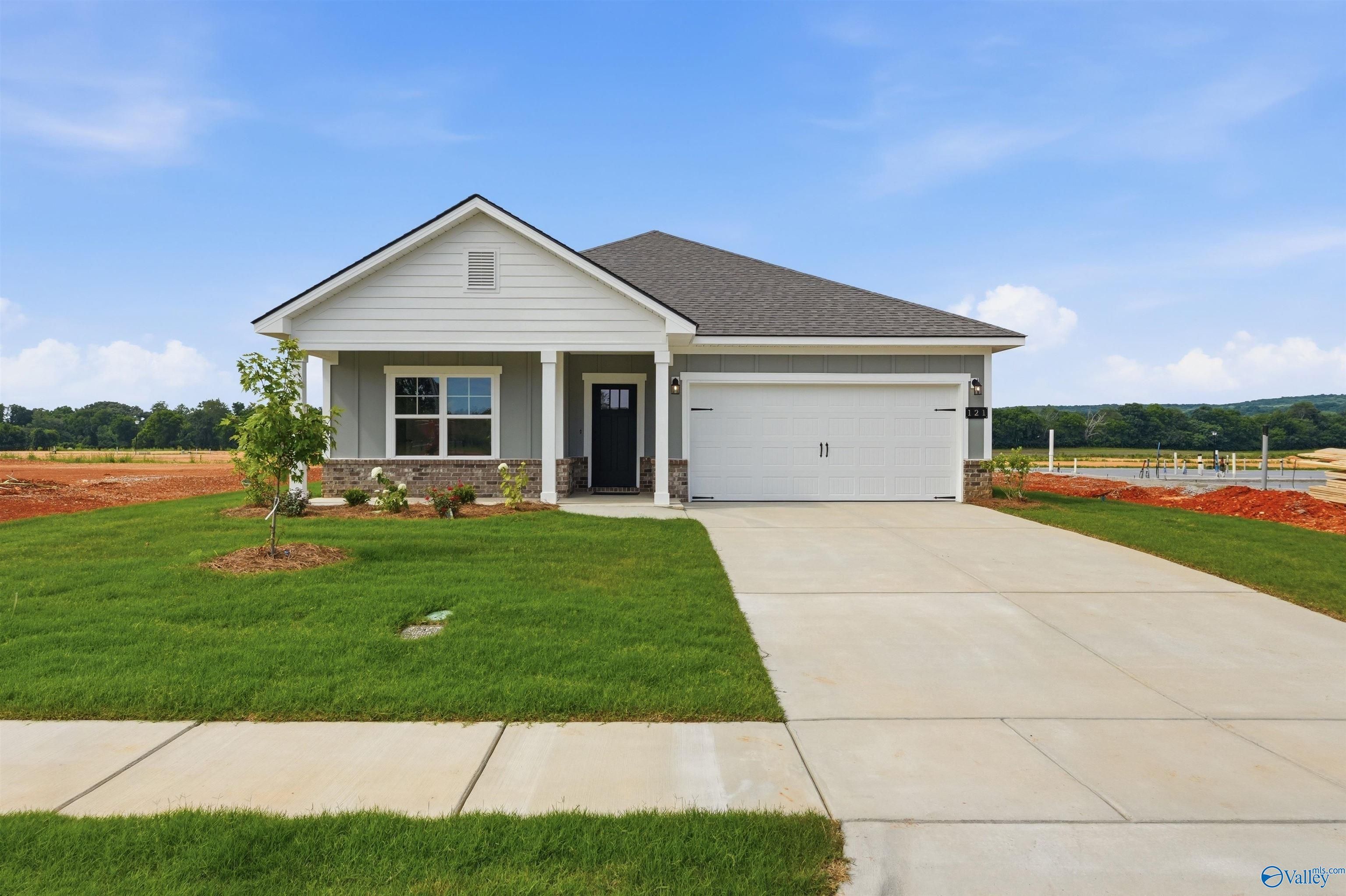 The Daphne F floor plan by Davidson Homes: 1-story, 4-bedroom house with 2-car garage in Berry Cove, New Market, Alabama.