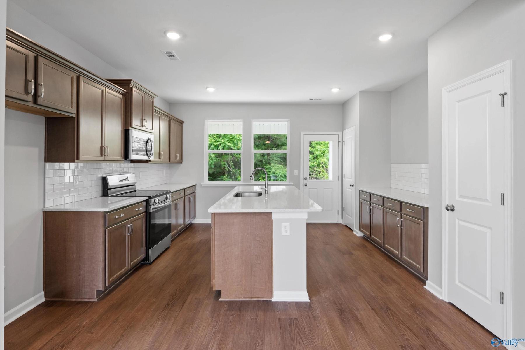 Image 3 of Davidson Homes' New Home at 115 Plum Tree Lane