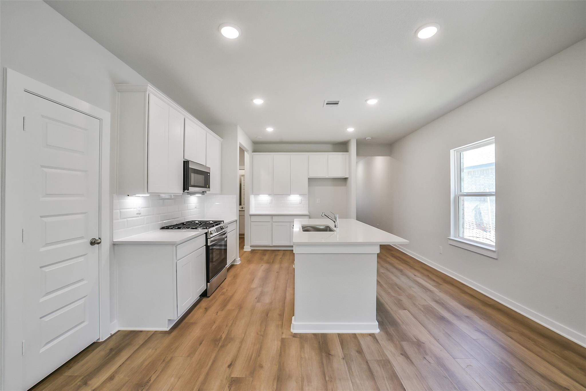 Image 7 of Davidson Homes' New Home at 240 Harlingen Drive
