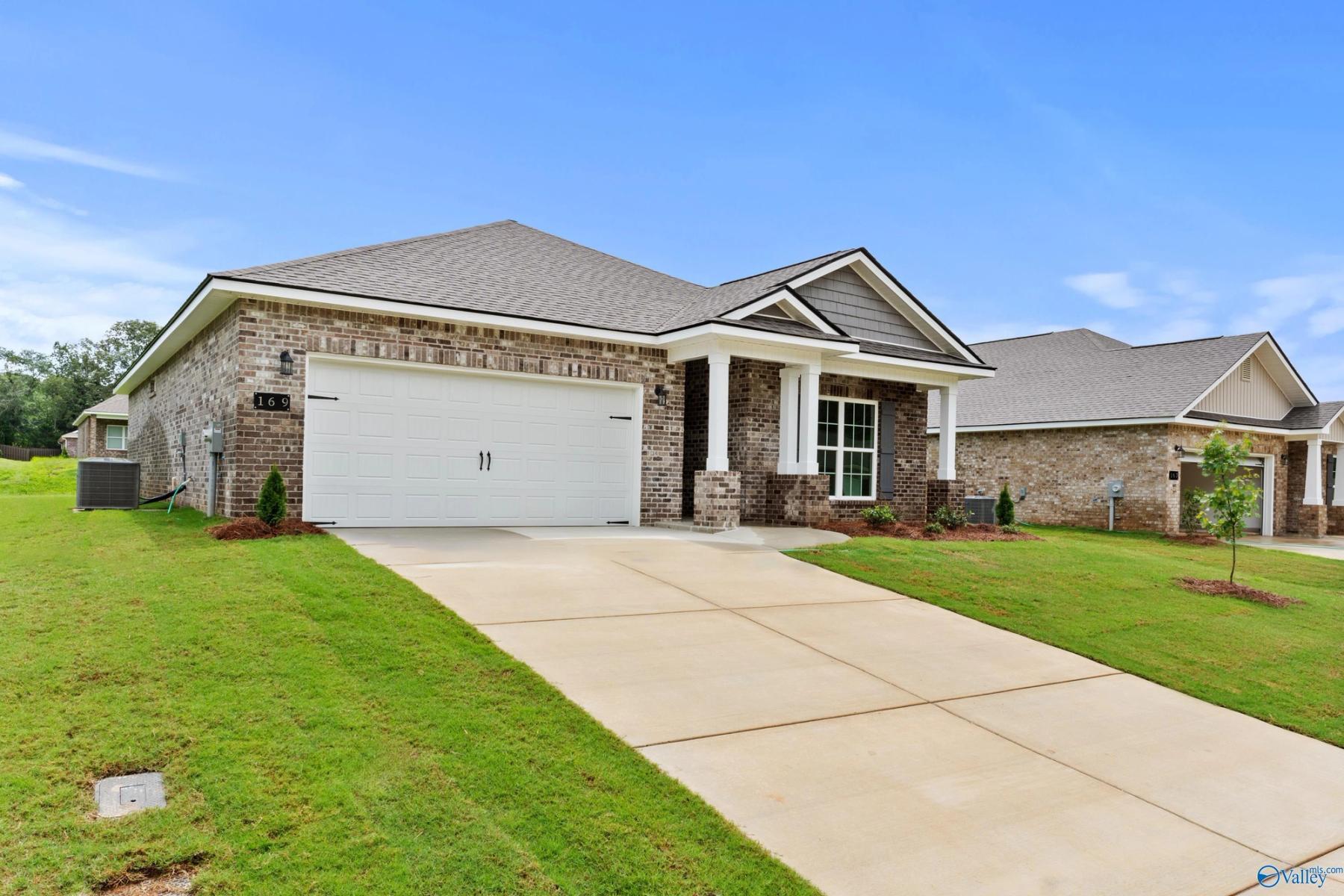 Image 2 of Davidson Homes' New Home at 169 River Pointe Drive