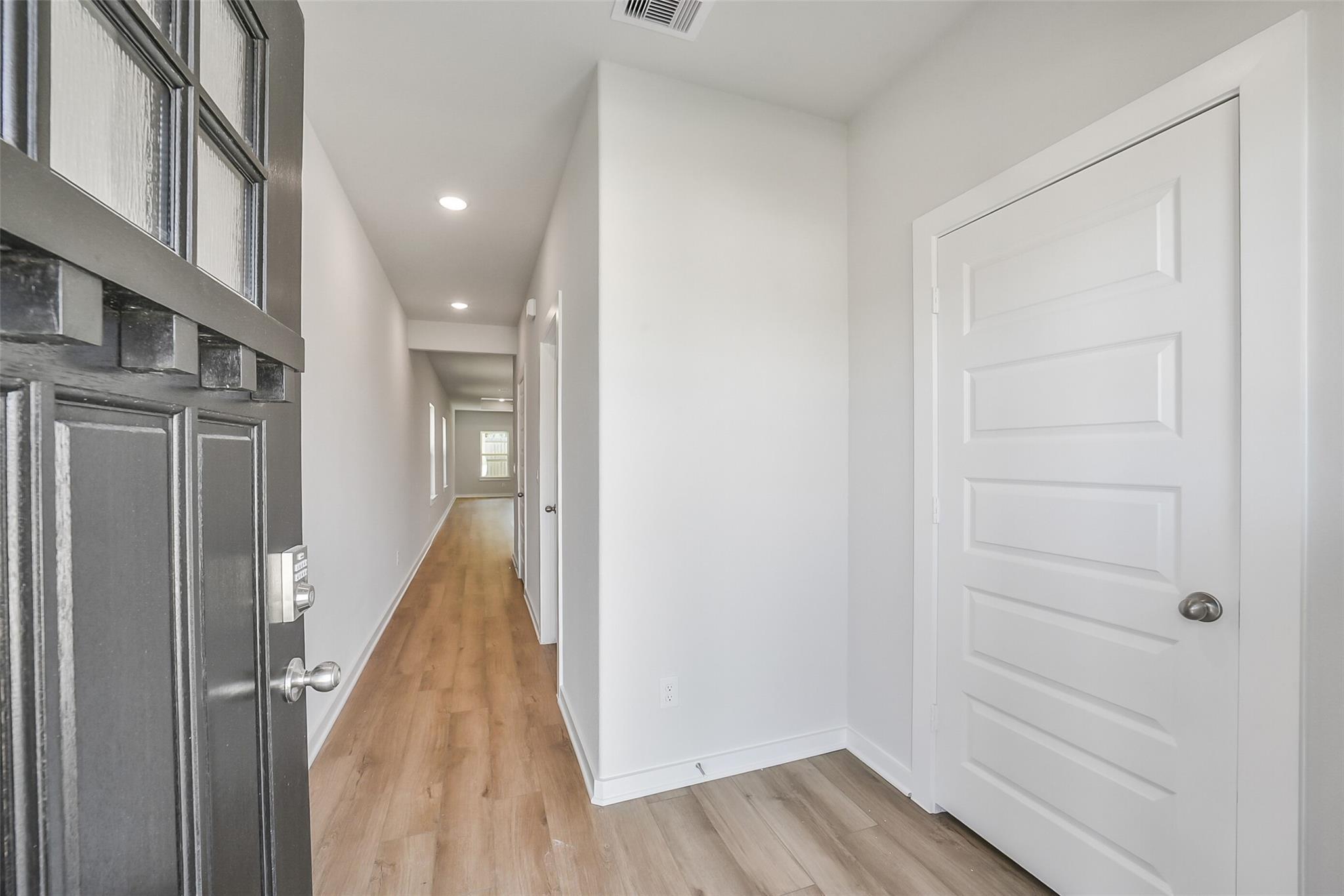 Image 5 of Davidson Homes' New Home at 240 Harlingen Drive