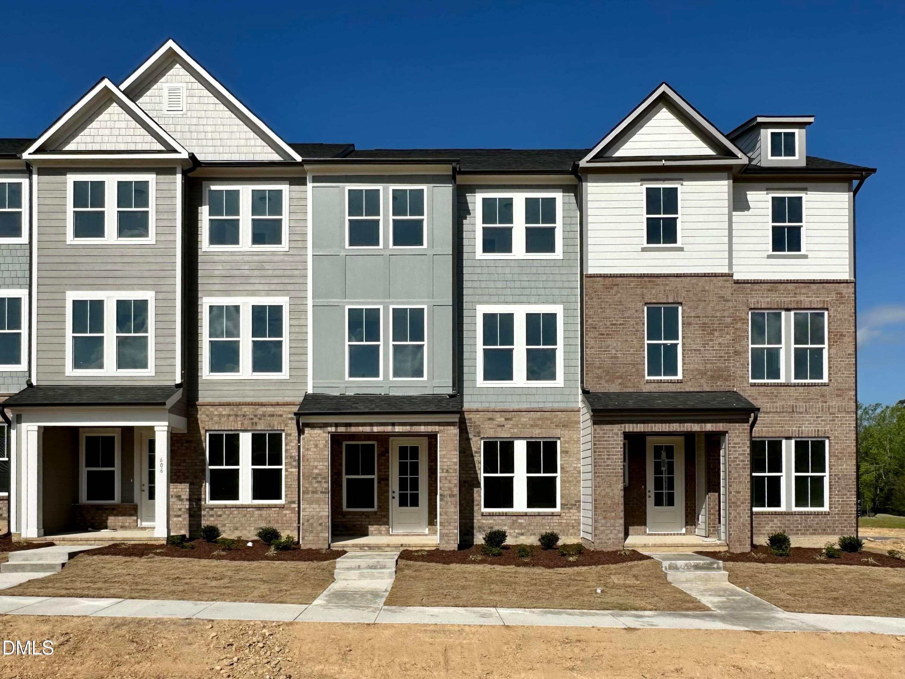 Exterior view of Davidson Homes' New Home at 608 Thatch Lane