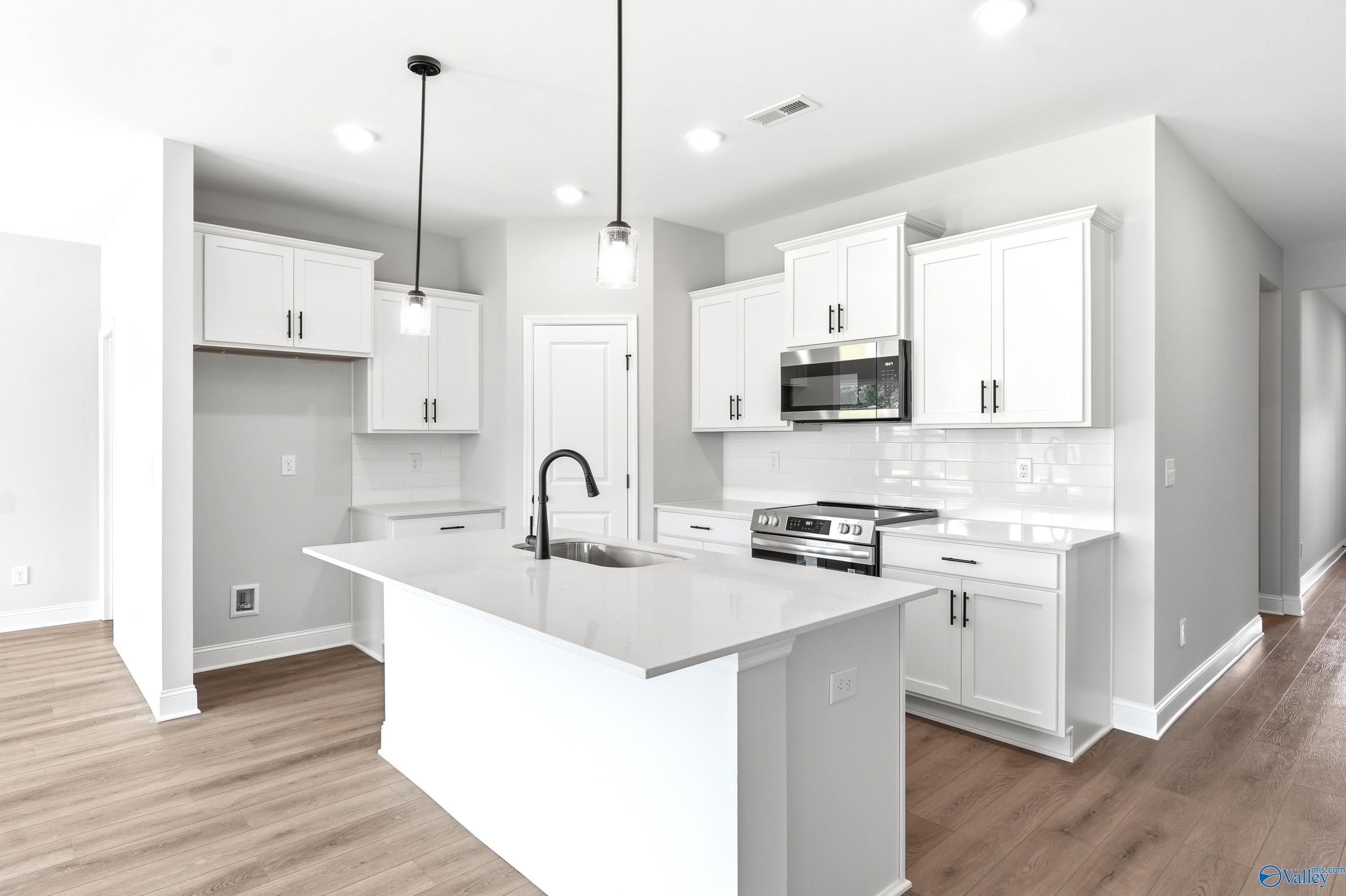 Image 2 of Davidson Homes' New Home at 103 River Pointe Drive