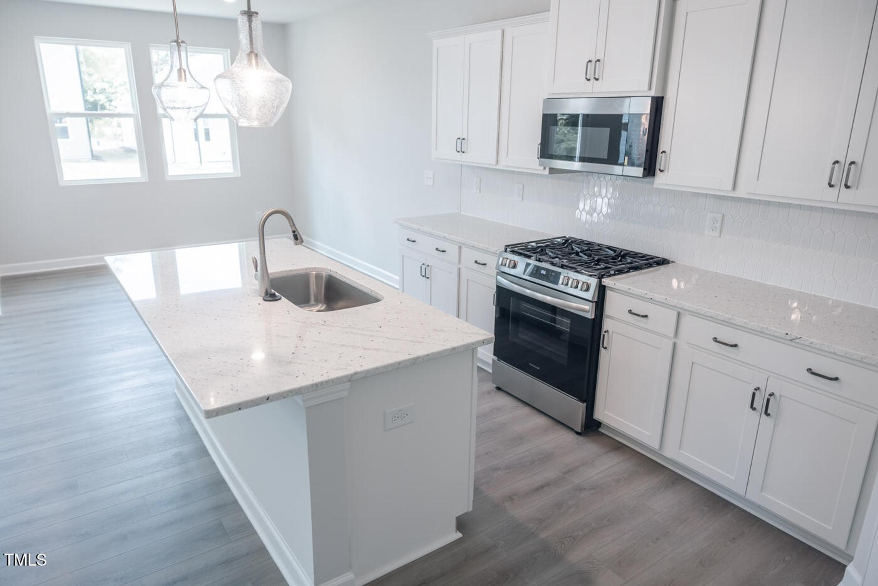Image 5 of Davidson Homes' New Home at 285 Gregory Village Drive