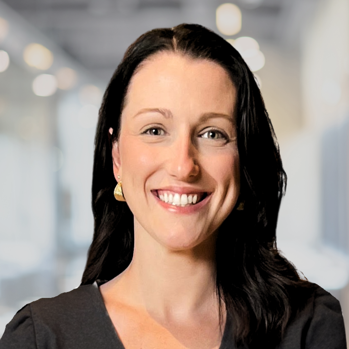 Bethanni Sundholm Headshot