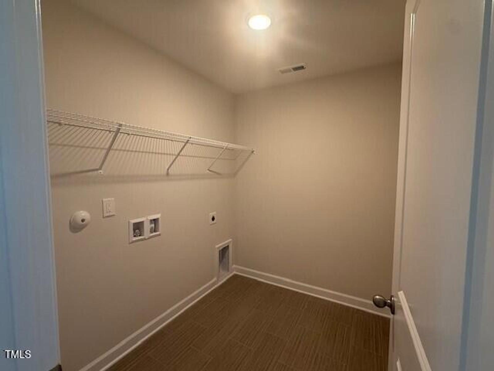 Image 15 of Davidson Homes' New Home at 307 Gregory Village Drive