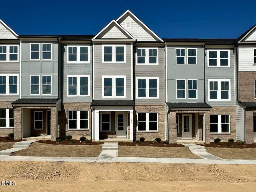 Exterior view of Davidson Homes' New Home at 606 Thatch Lane