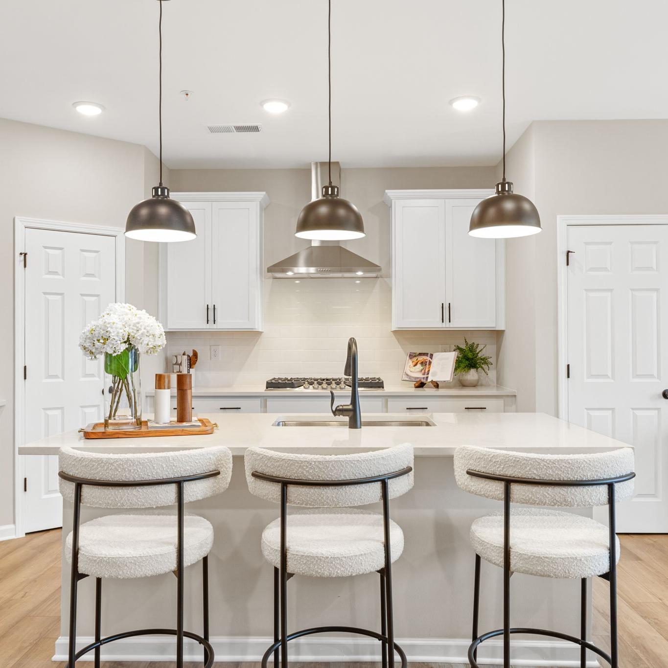 Scenic autumn sunset from rocky overlook at Hemingway in Cumming Georgia with vibrant foliage and rolling valleys