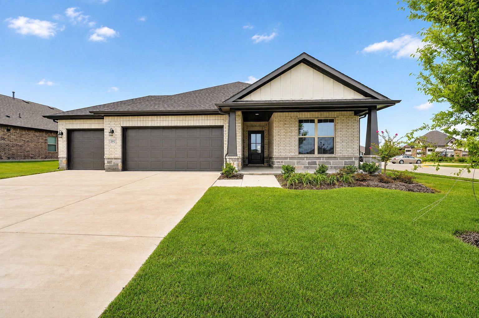 Exterior view of Davidson Homes' New Home at 202 Briarwood Drive