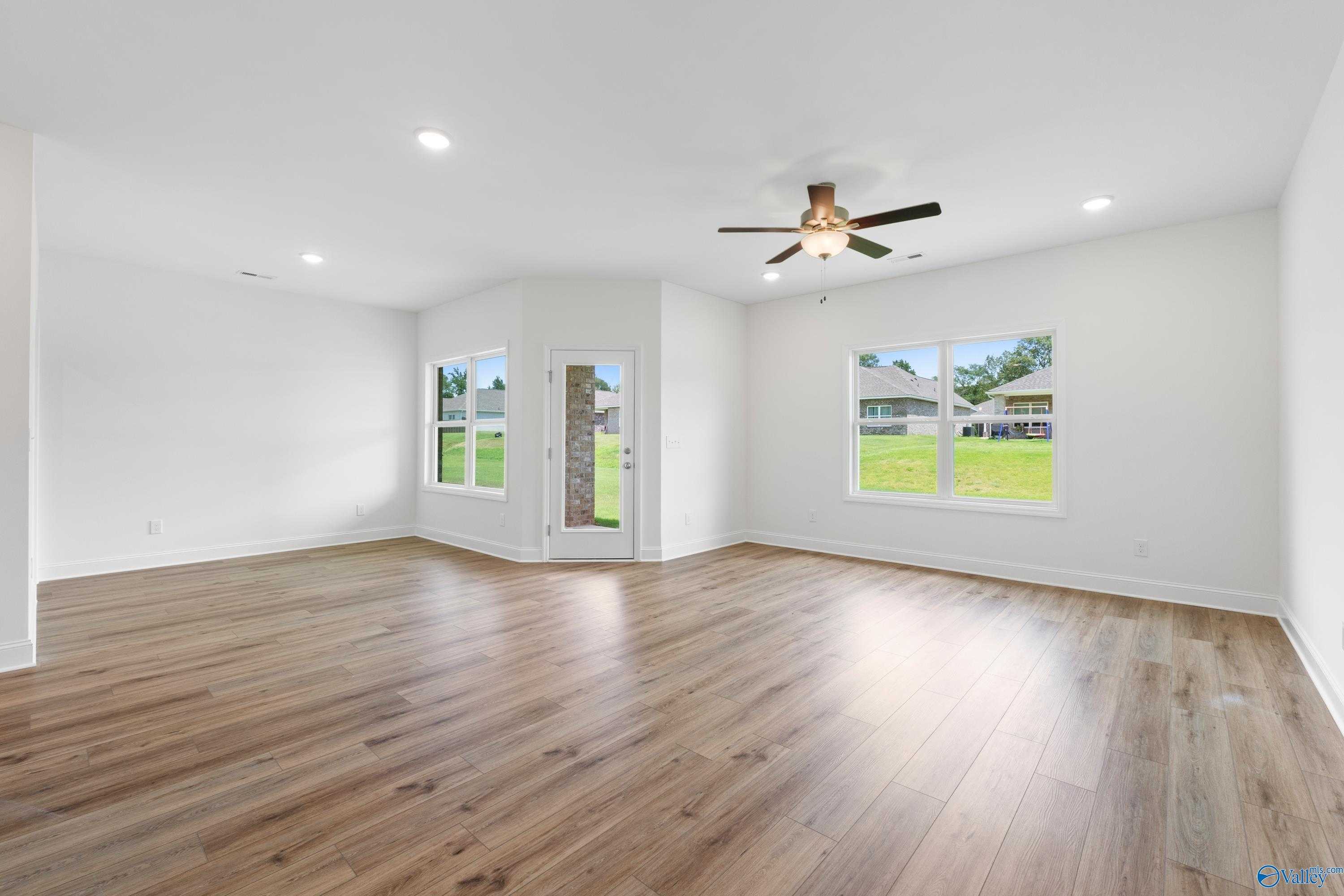 Image 4 of Davidson Homes' New Home at 167 River Pointe Drive