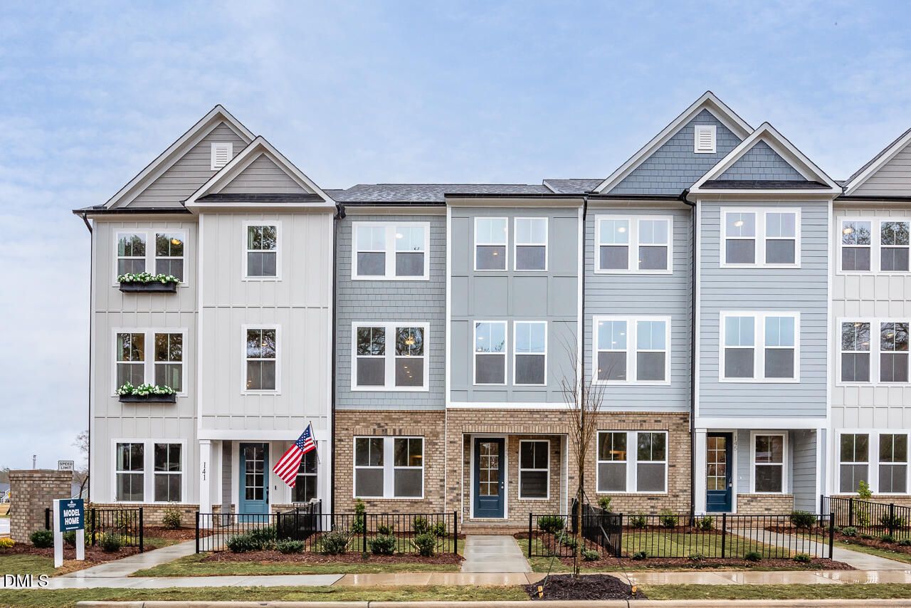 Image 2 of Davidson Homes' New Home at 143 Broadway Street