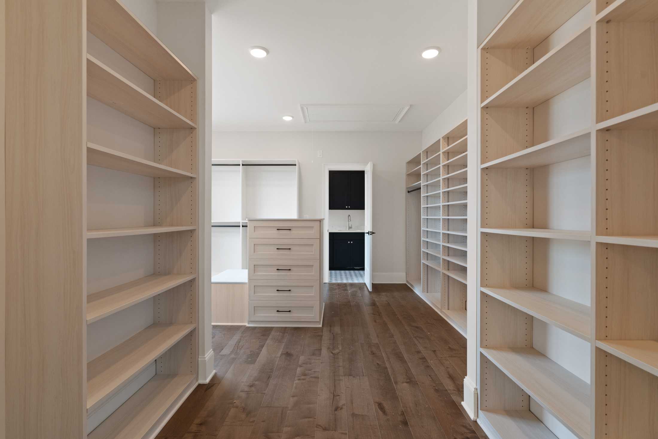 Arlington A Owners Closte