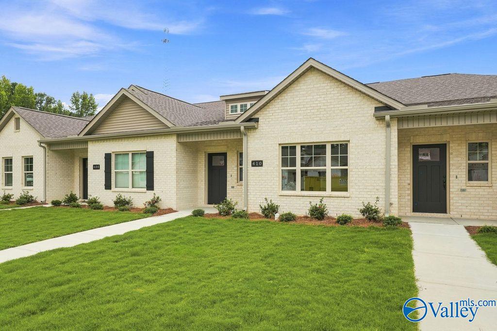 The Camilla C floor plan by Davidson Homes in The Retreat at Cain Park, Hartselle, Alabama featuring 1-story brick exterior.