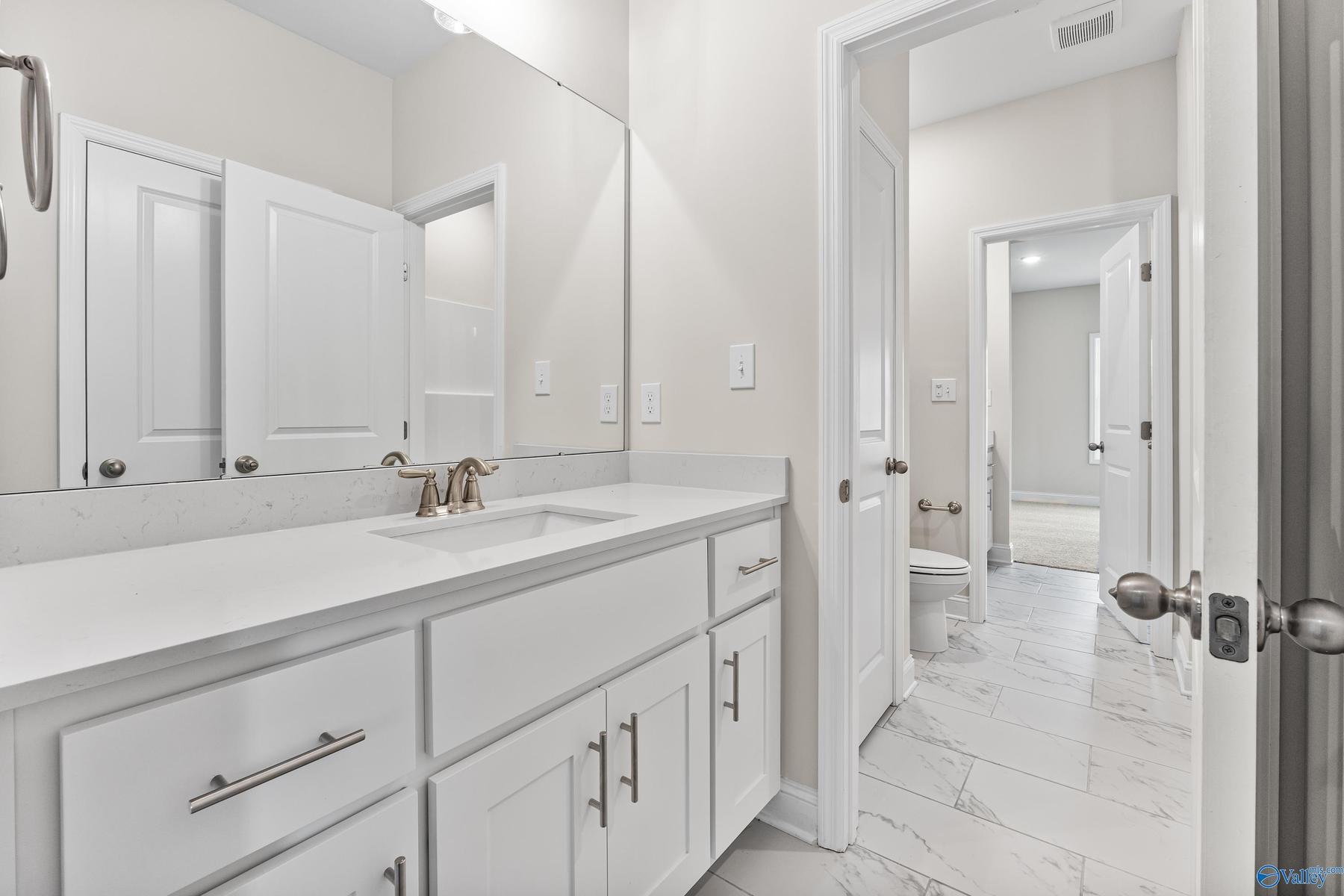 Image 20 of Davidson Homes' New Home at 211 Kendall Farms Boulevard