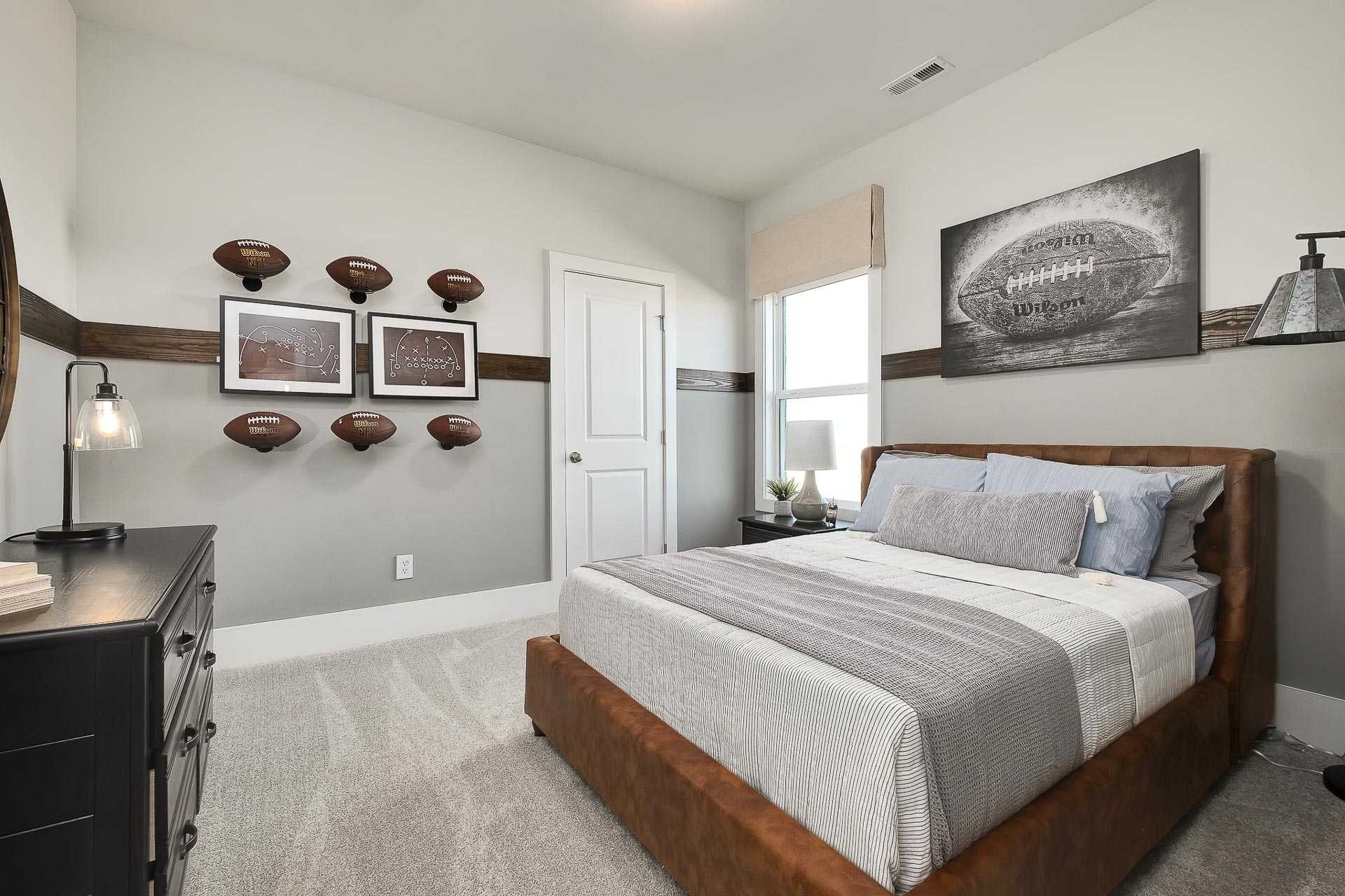 secondary bedroom with sports theme