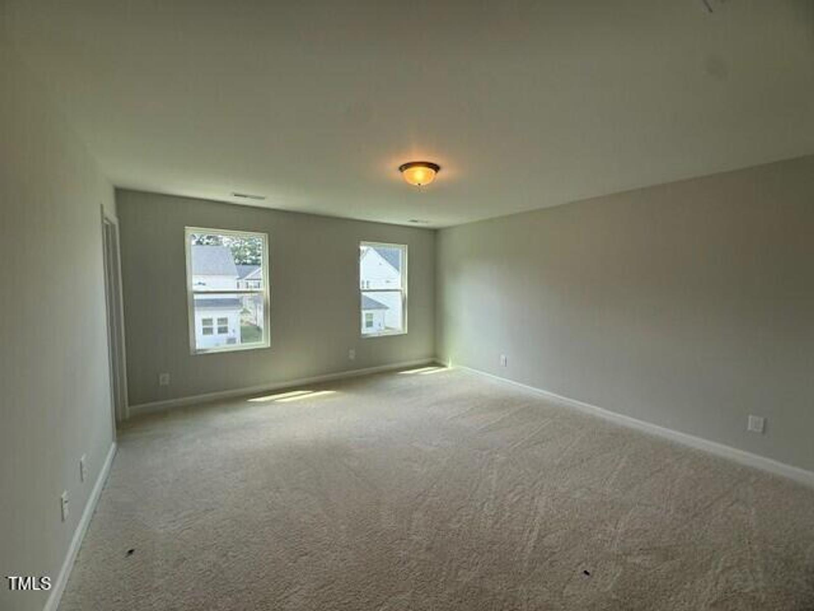 Image 11 of Davidson Homes' New Home at 301 Gregory Village Drive