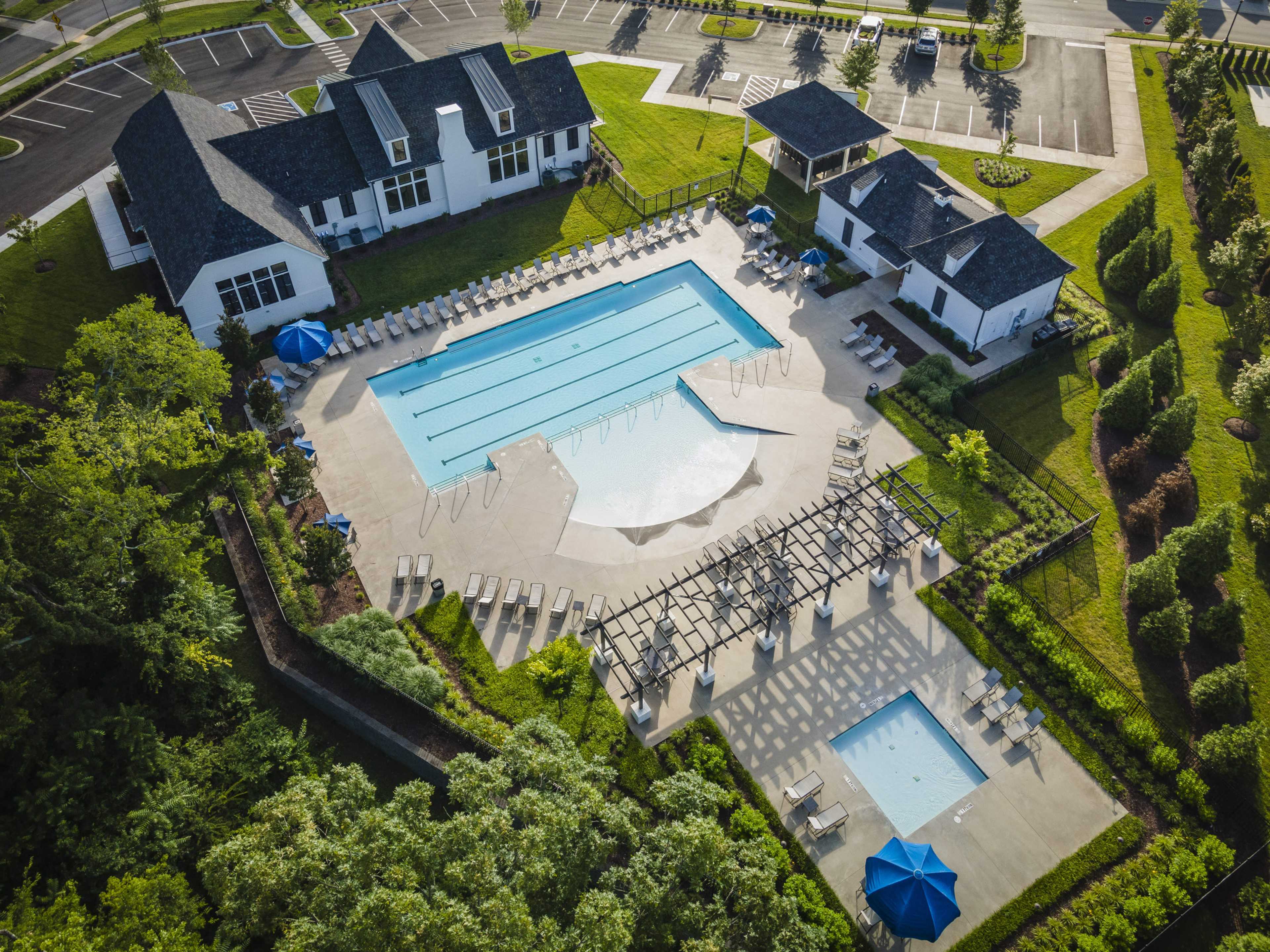 Discover Shelton Square's Amenities!