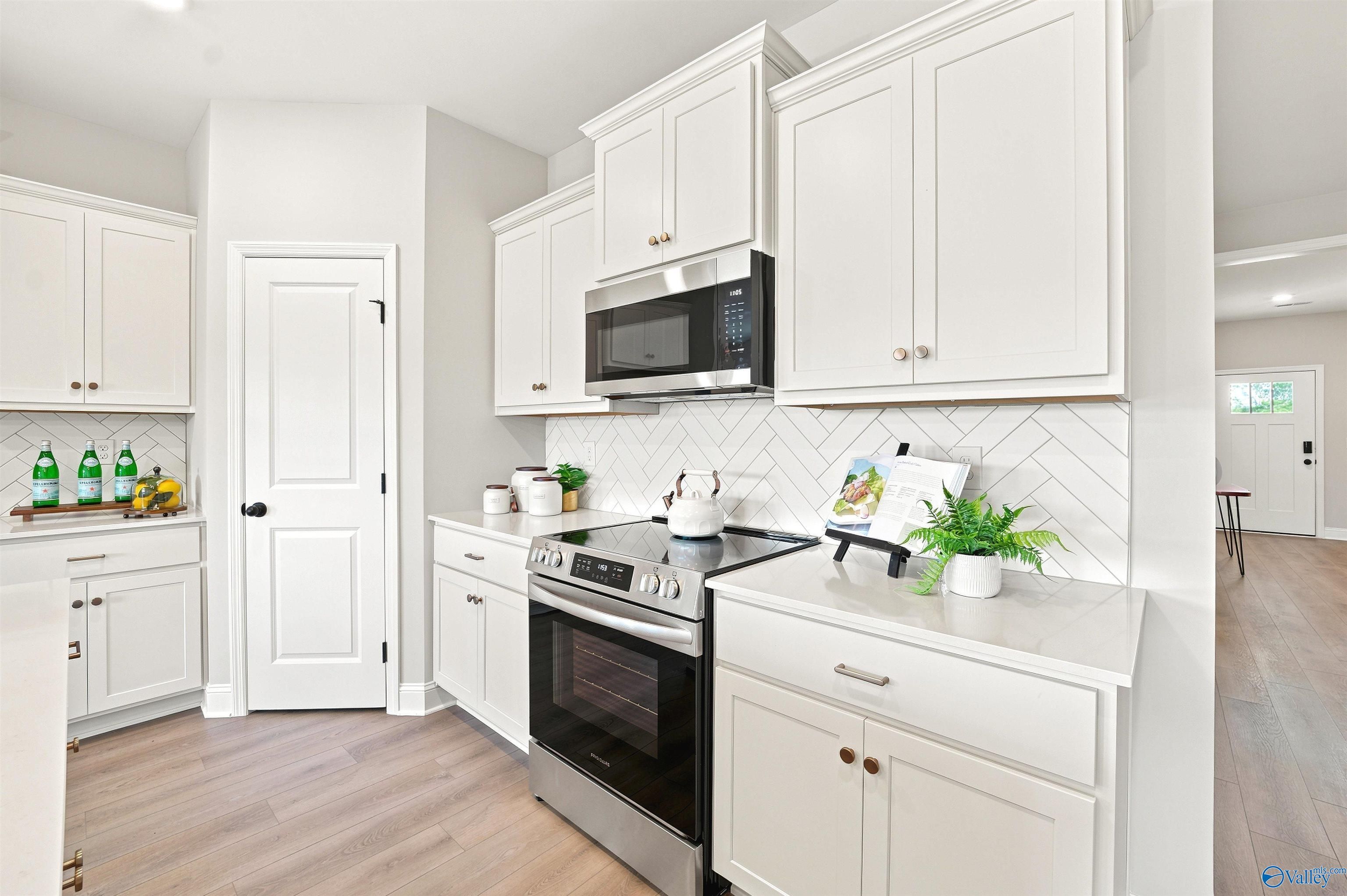 Image 14 of Davidson Homes' New Home at 121 Berry Cove Avenue