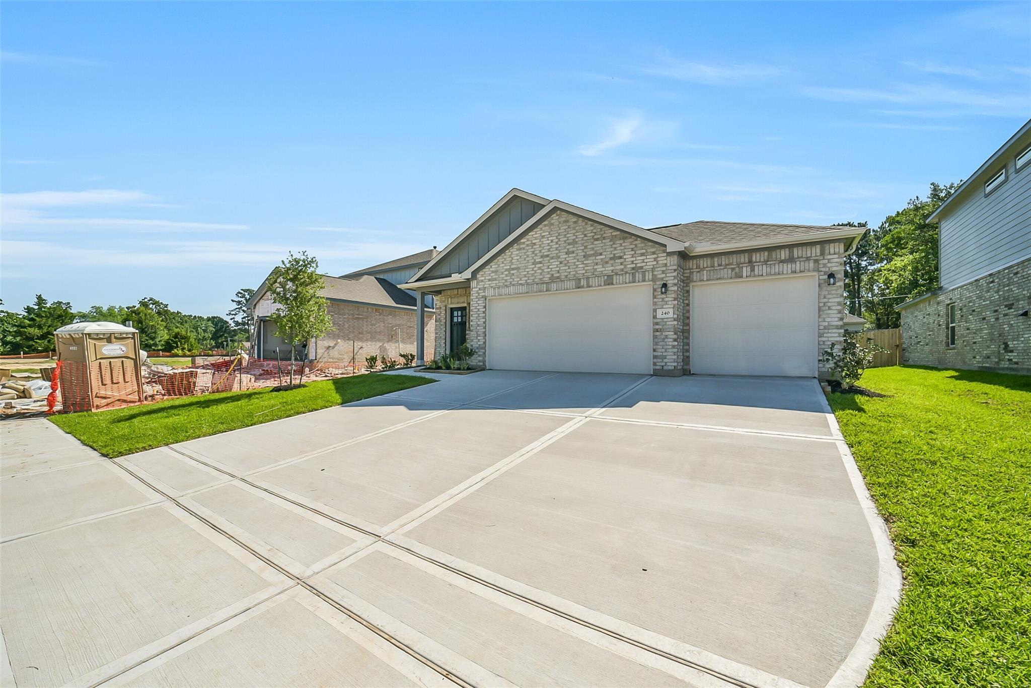Image 2 of Davidson Homes' New Home at 240 Harlingen Drive