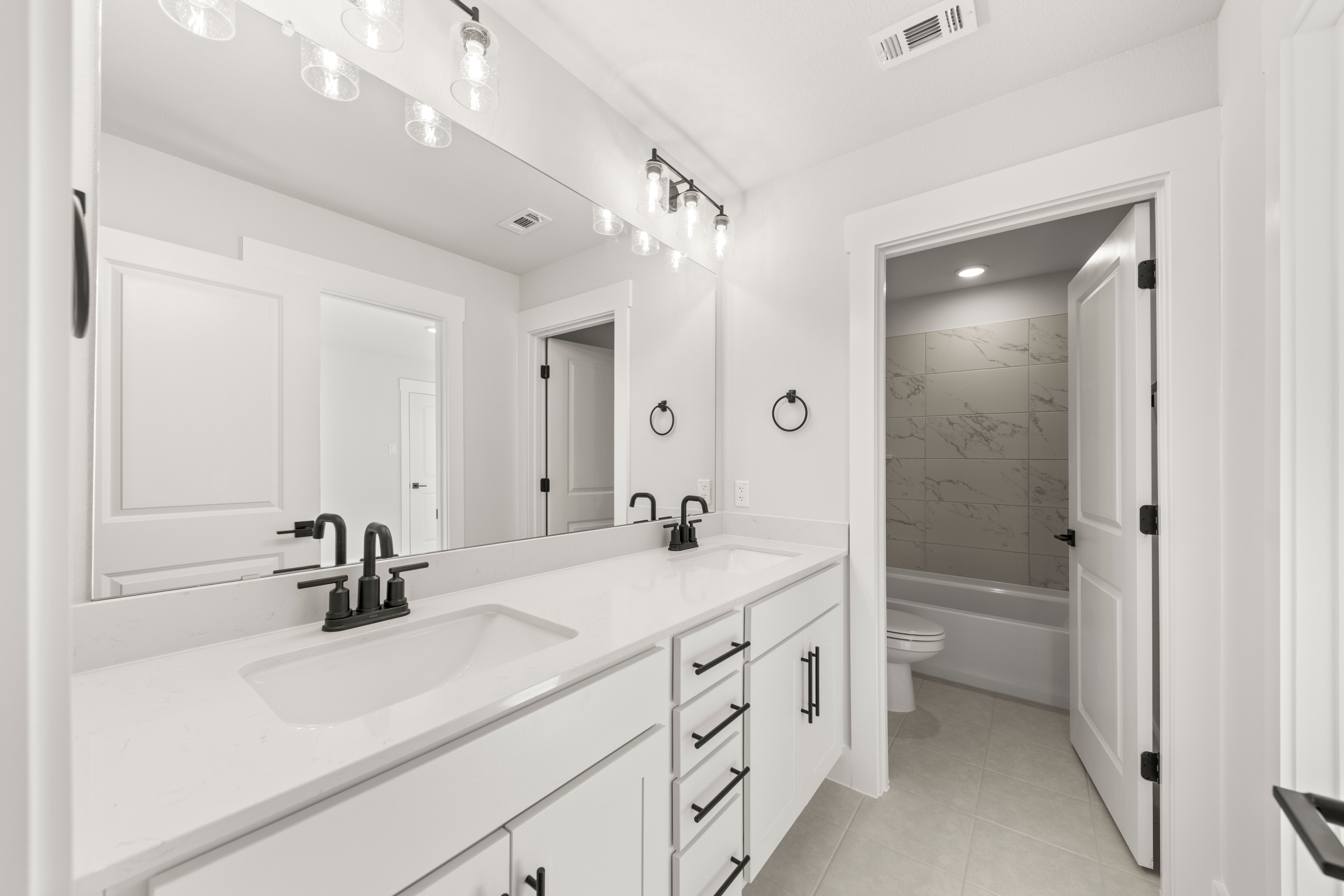 Image 20 of Davidson Homes' New Home at 214 Saddletree Dr