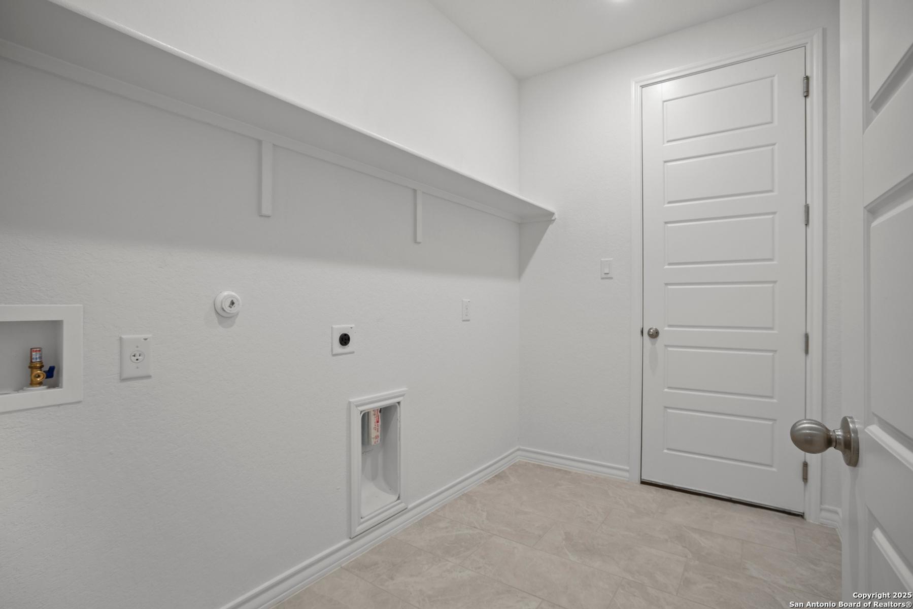 Image 22 of Davidson Homes' New Home at 222 Poe Parkway