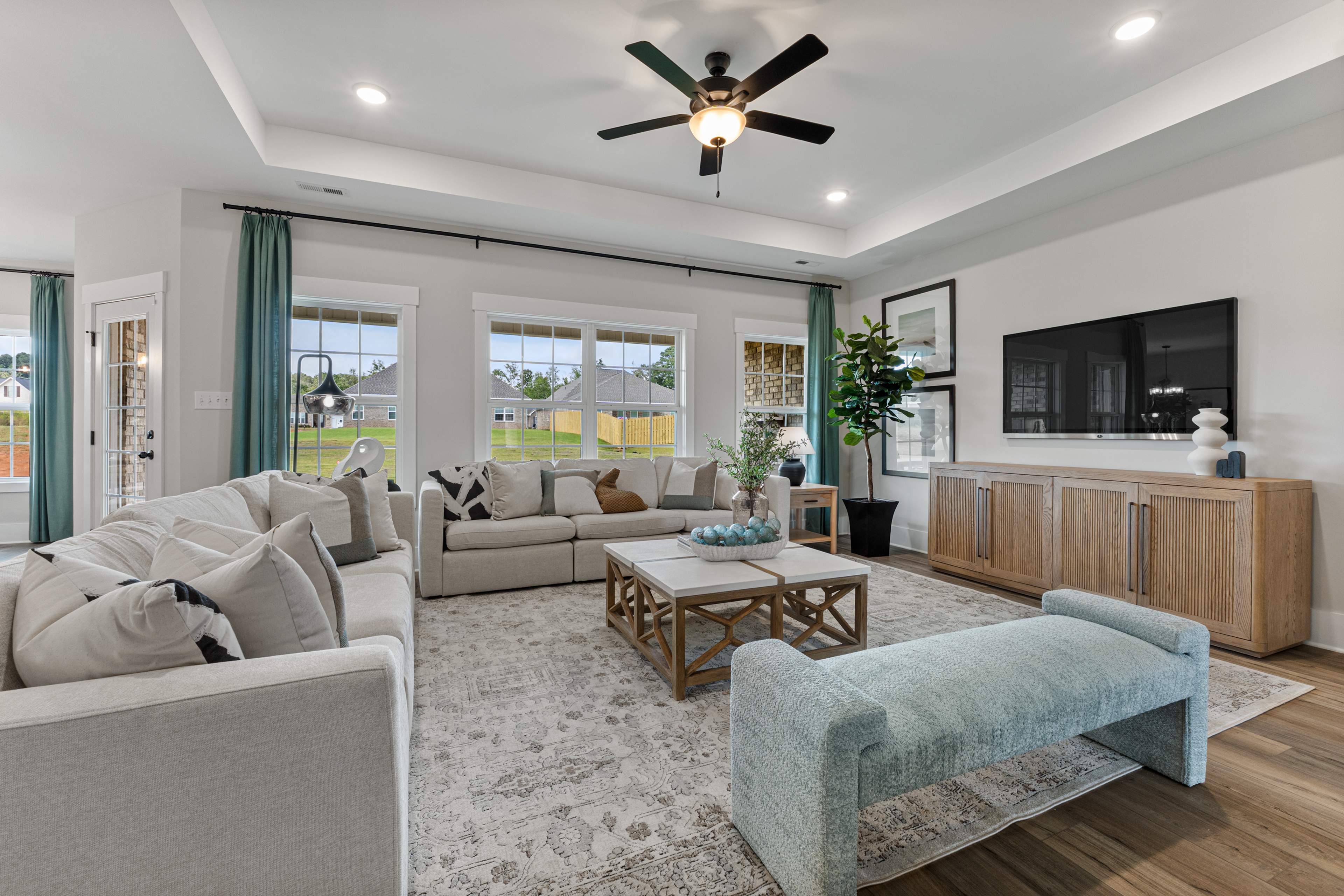 River Road Estates spacious and bright living room