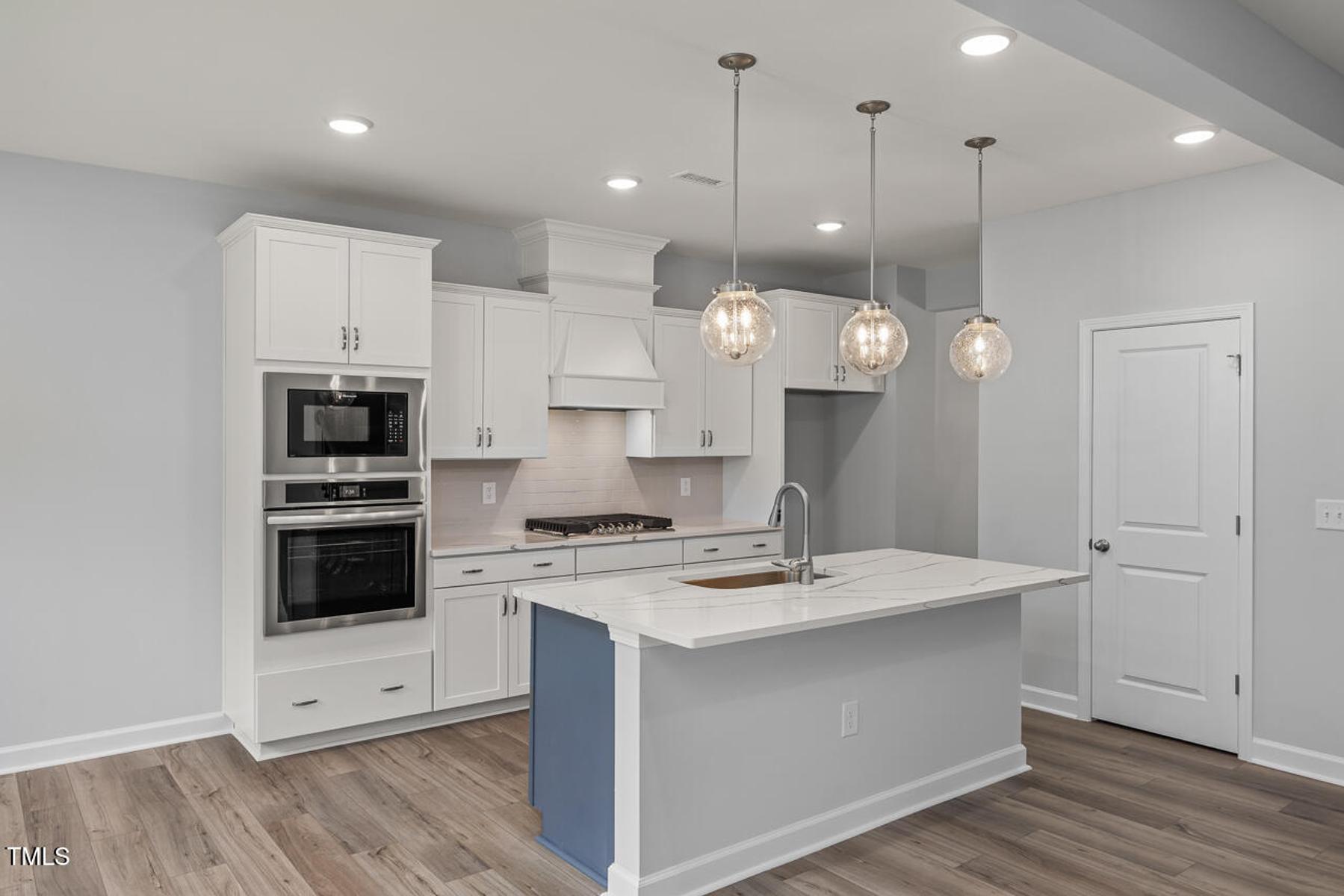 Image 2 of Davidson Homes' New Home at 444 Golden Dragonfly Street