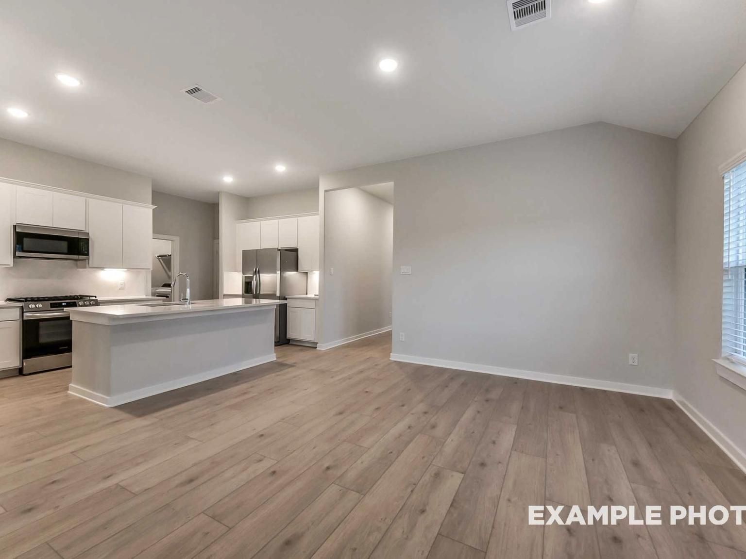Image 6 of Davidson Homes' New Home at 247 Southern Sound Drive