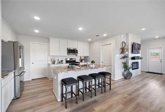 Image 4 of Davidson Homes' New Home at 217 Harlingen Drive