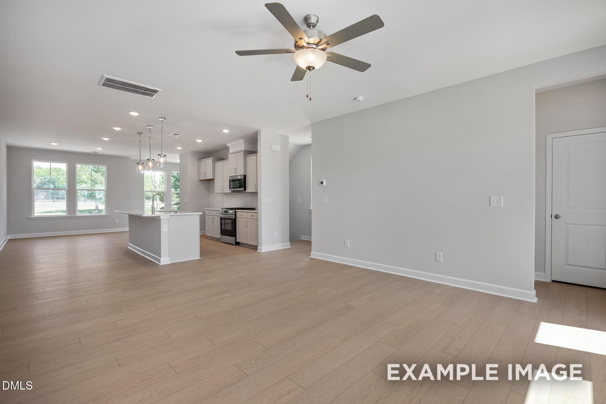 Image 7 of Davidson Homes' New Home at 401 Bahia Drive
