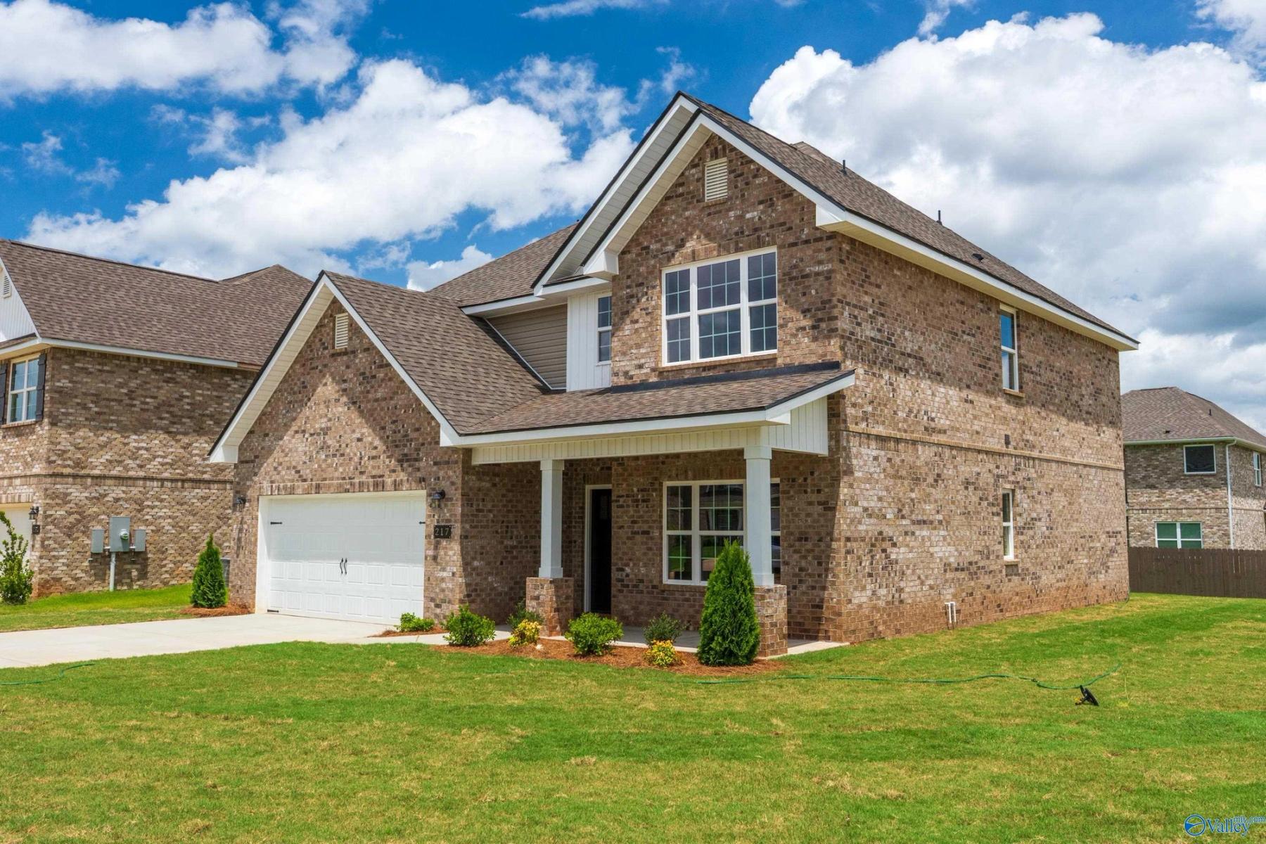 Image 6 of Davidson Homes' New Home at 217 Irish Hill Drive