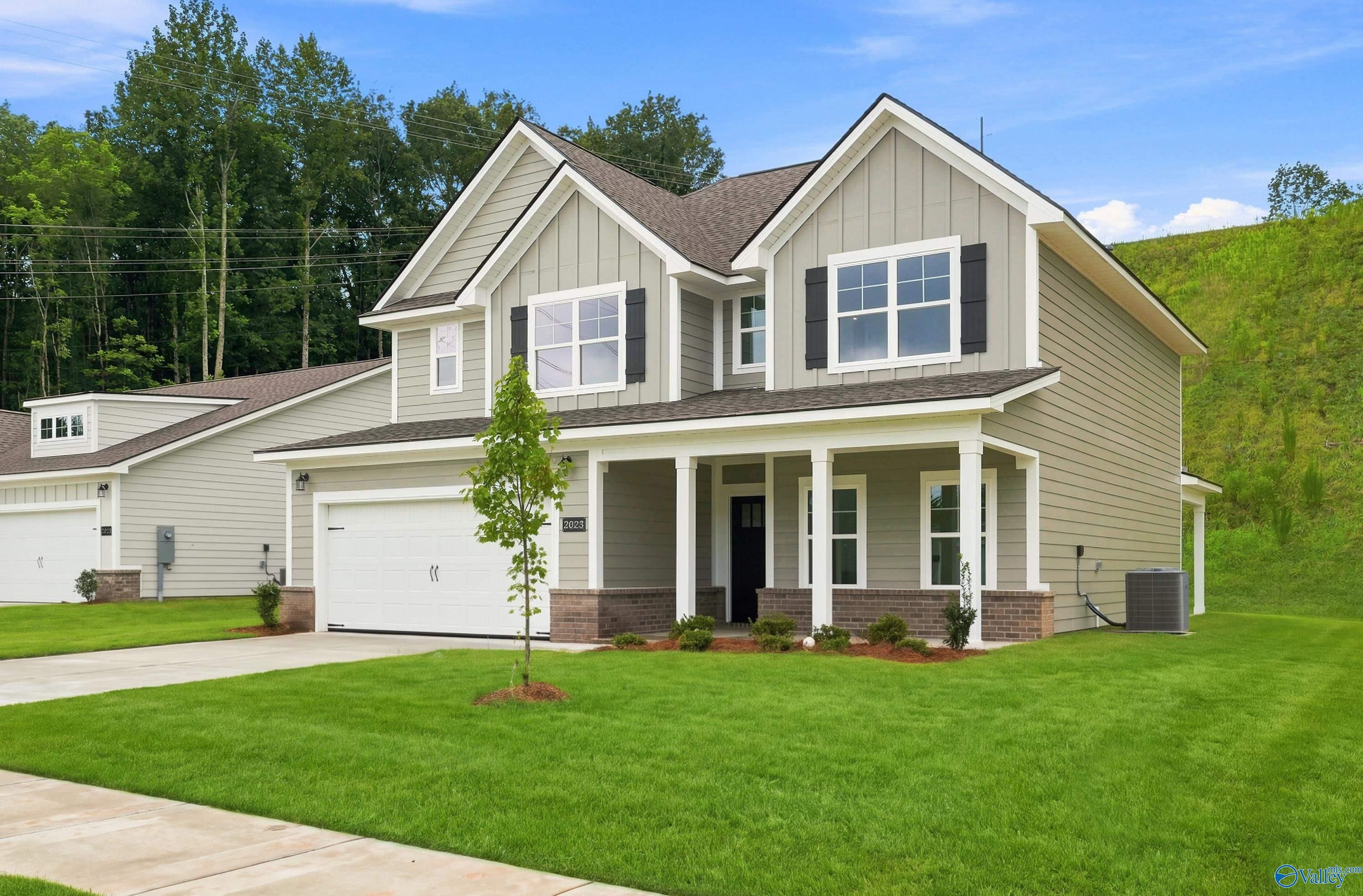 Two-story Shelby D floor plan by Davidson Homes with 2-car garage in Noble Ridge, Cullman, Alabama.