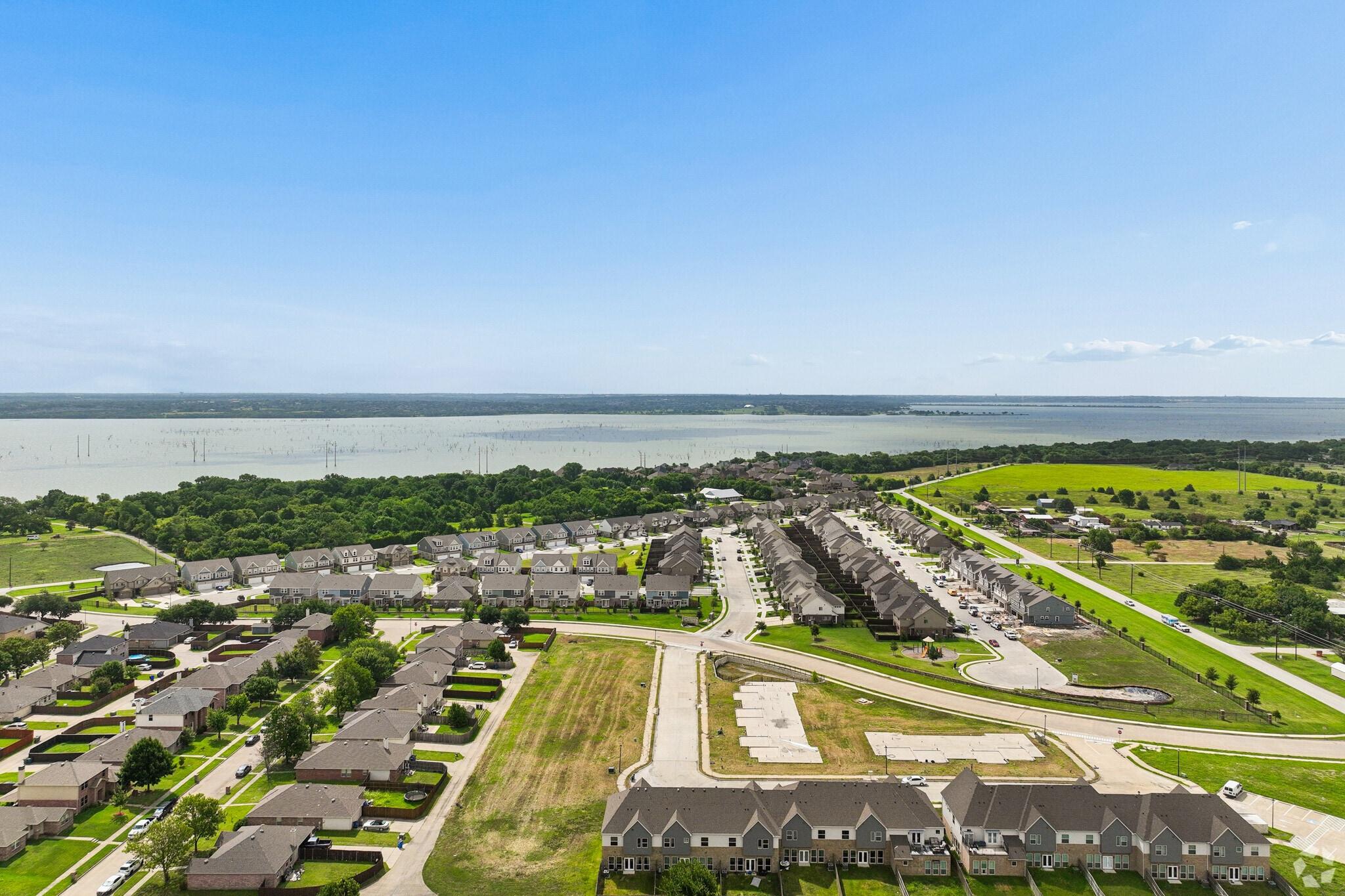 Modern townhomes nearby Lake Ray Hubbard in Wylie, TX