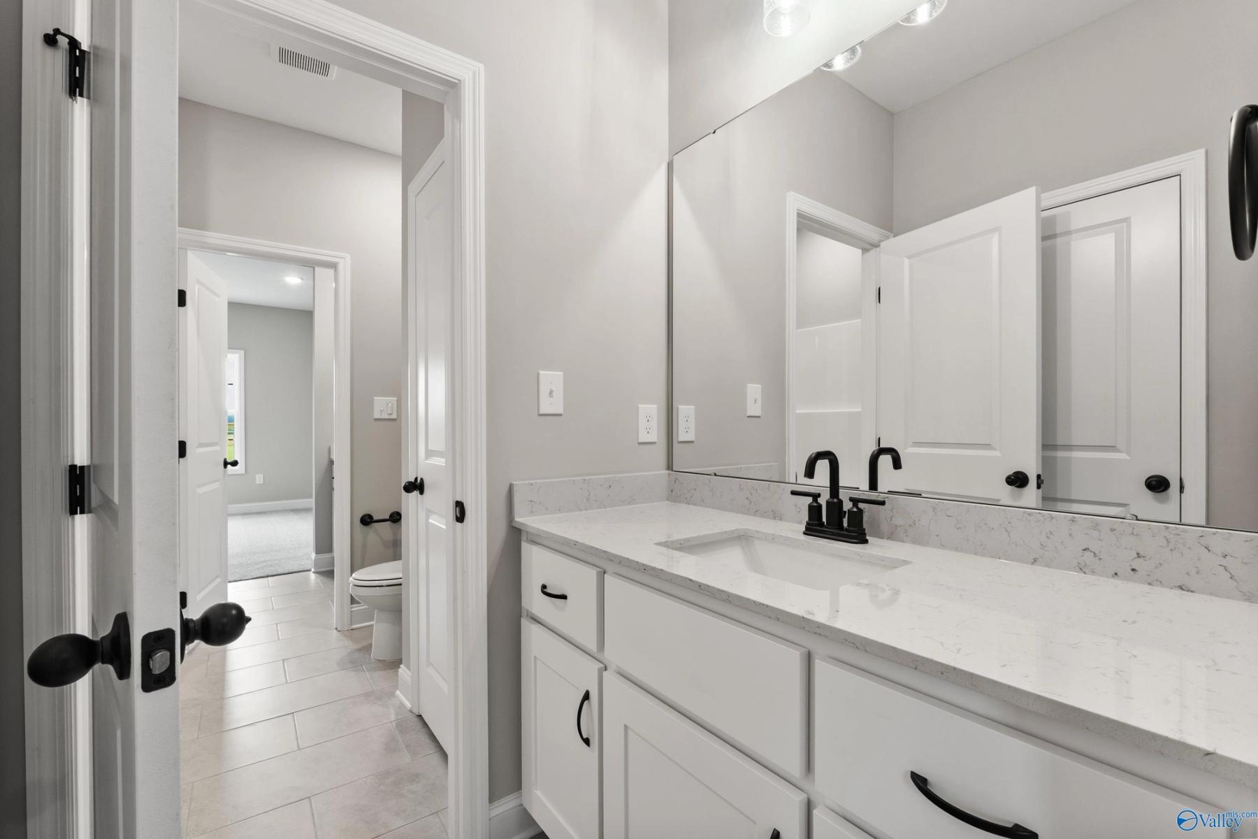 Image 23 of Davidson Homes' New Home at 208 Kendall Farms Boulevard