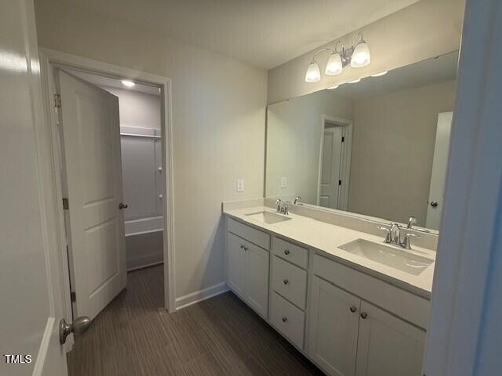 Image 14 of Davidson Homes' New Home at 307 Gregory Village Drive