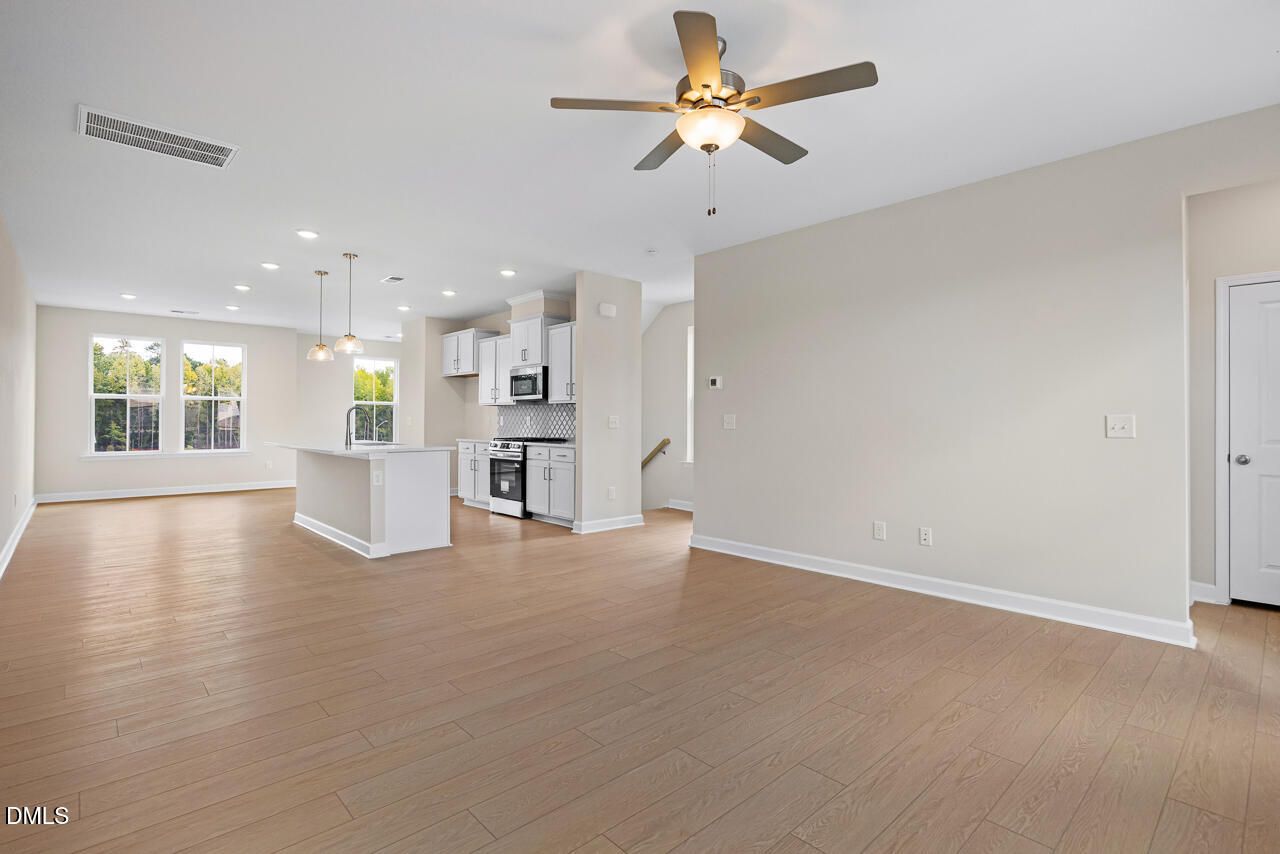 Image 10 of Davidson Homes' New Home at 411 Bahia Drive