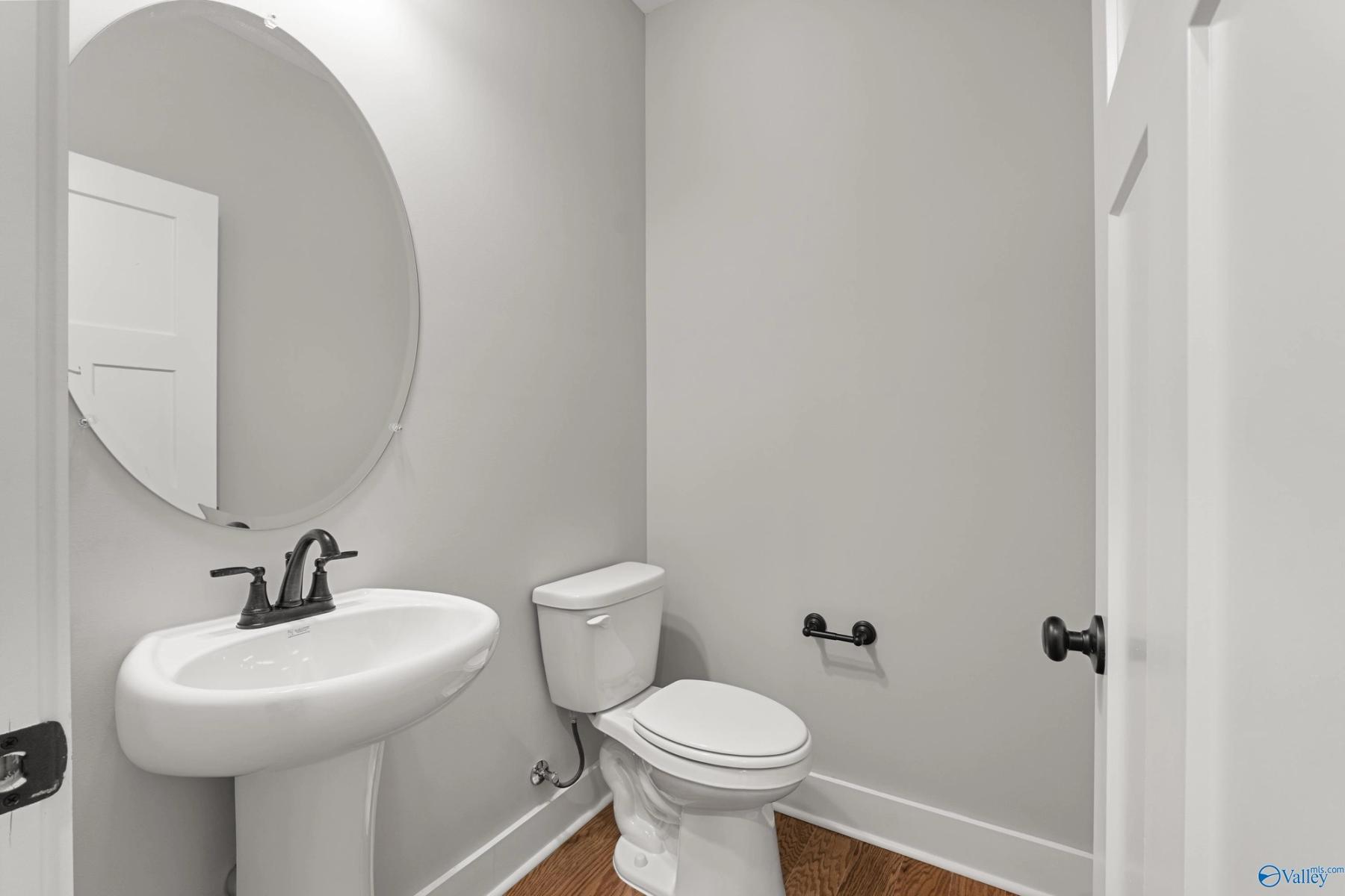 Image 24 of Davidson Homes' New Home at 215 Applewood Court
