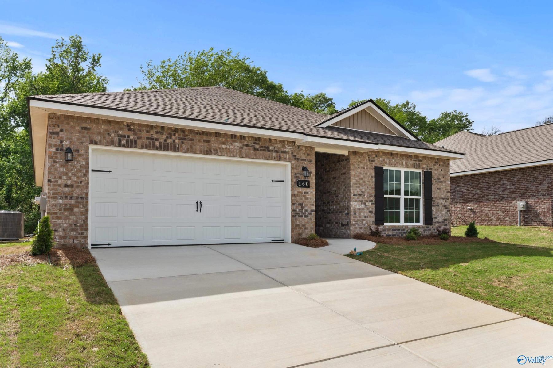 Image 2 of Davidson Homes' New Home at 160 River Pointe Drive