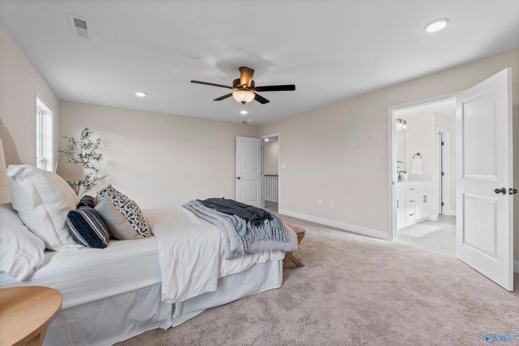 Image 29 of Davidson Homes' New Home at 215 Kendall Farms Boulevard