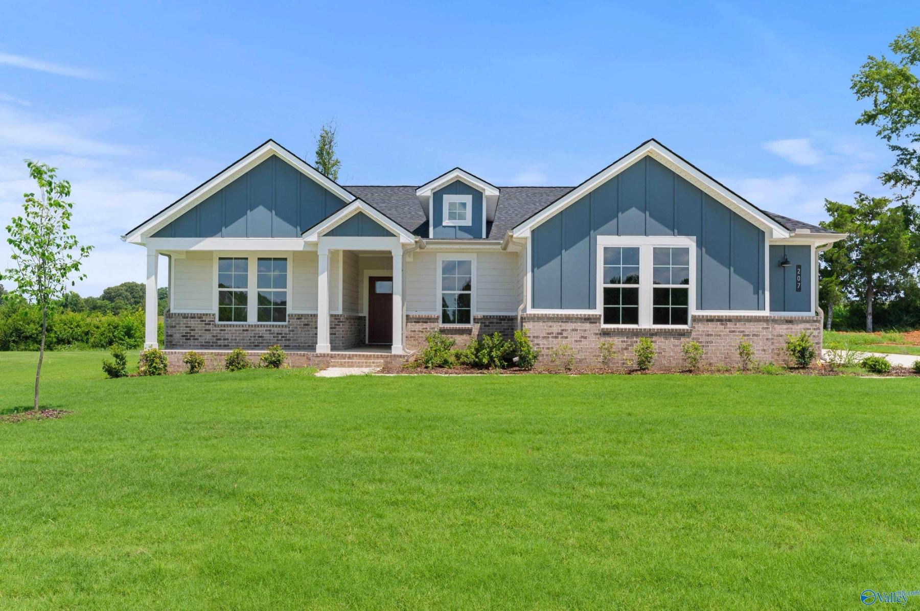 Image 1 of Davidson Homes' New Home at 207 Applewood Court