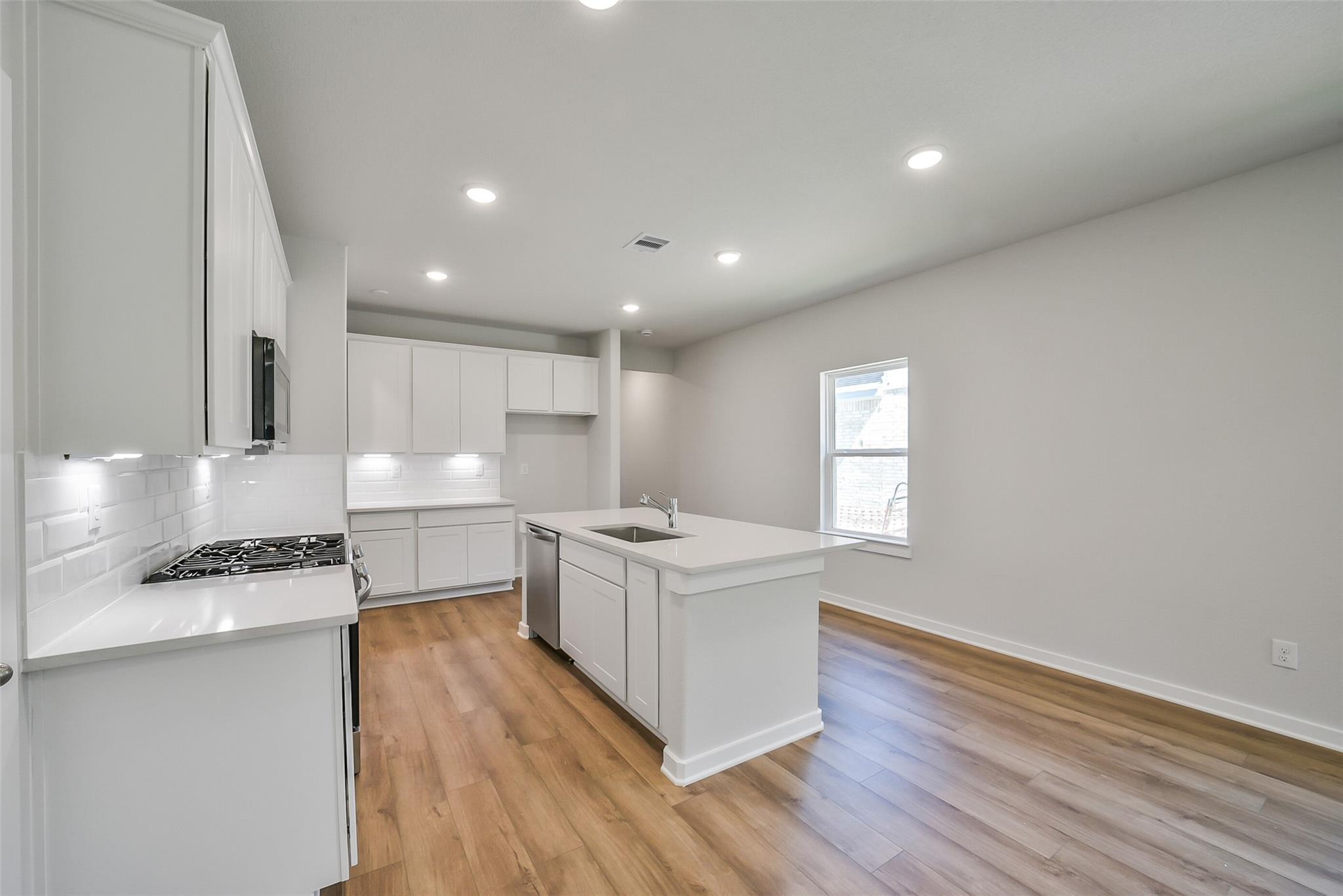 Image 8 of Davidson Homes' New Home at 240 Harlingen Drive