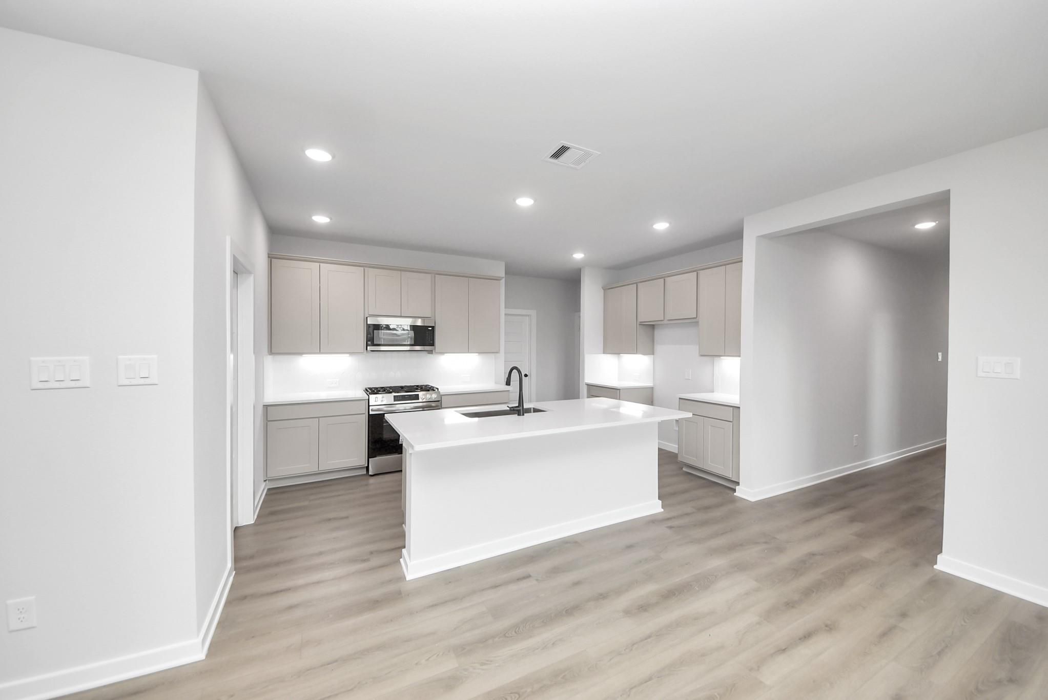 Image 11 of Davidson Homes' New Home at 247 Southern Sound Drive