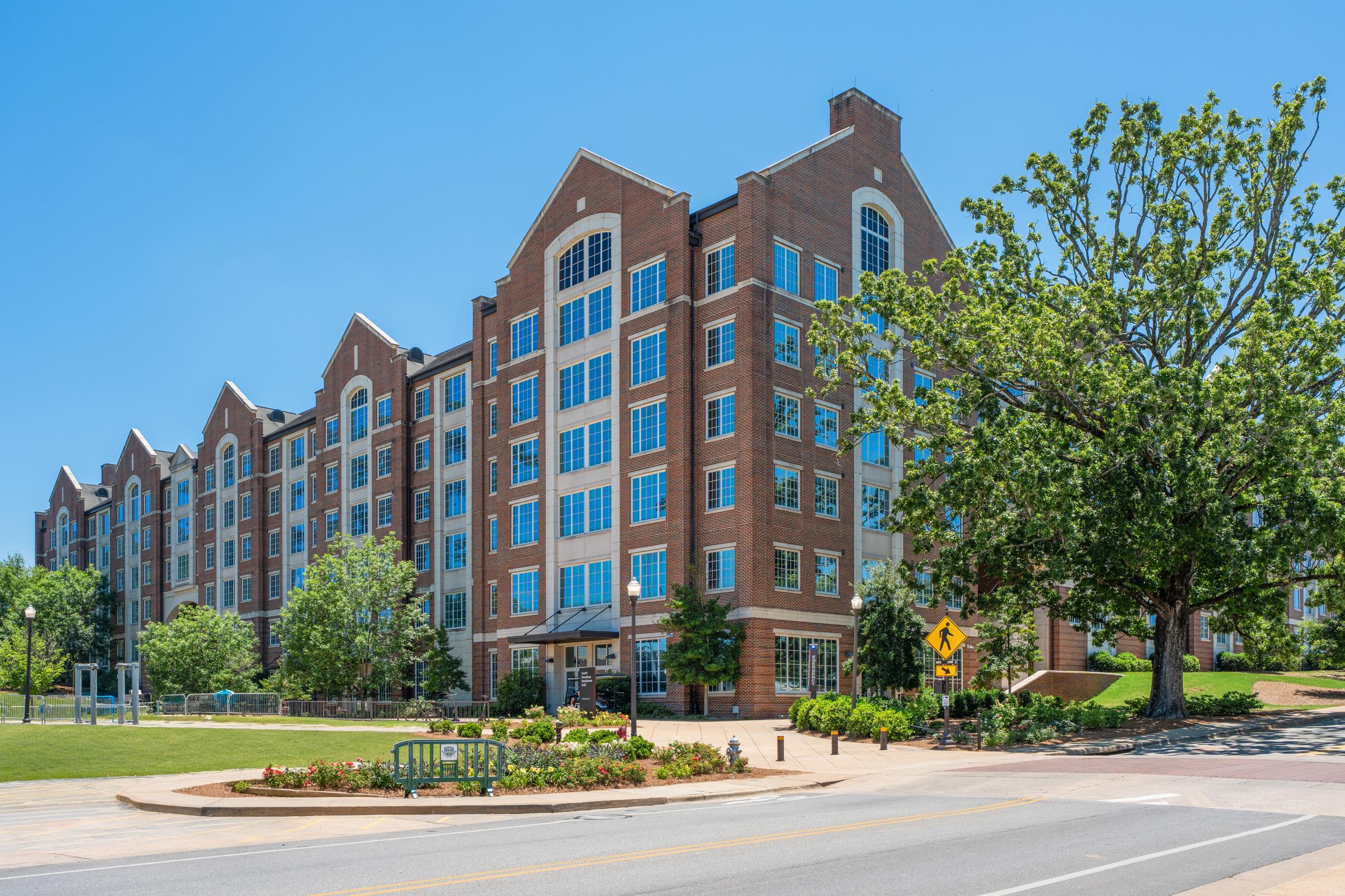 Multi-story brick apartment building at Anderson Lakes in Opelika, Alabama built by Davidson Homes.